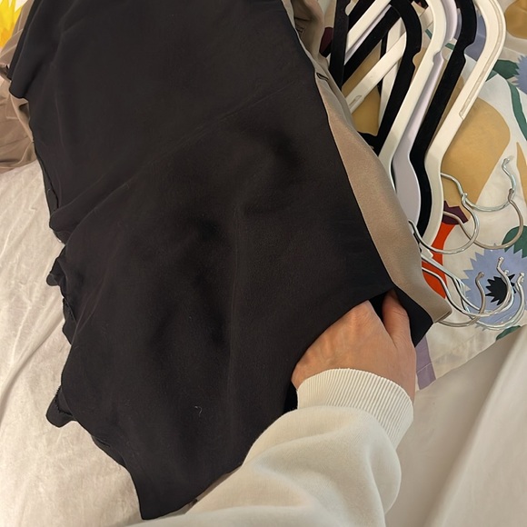 Broadway & Broome tan and black jumpsuit long sleeve 100% silk and rayon XS - Picture 7 of 8